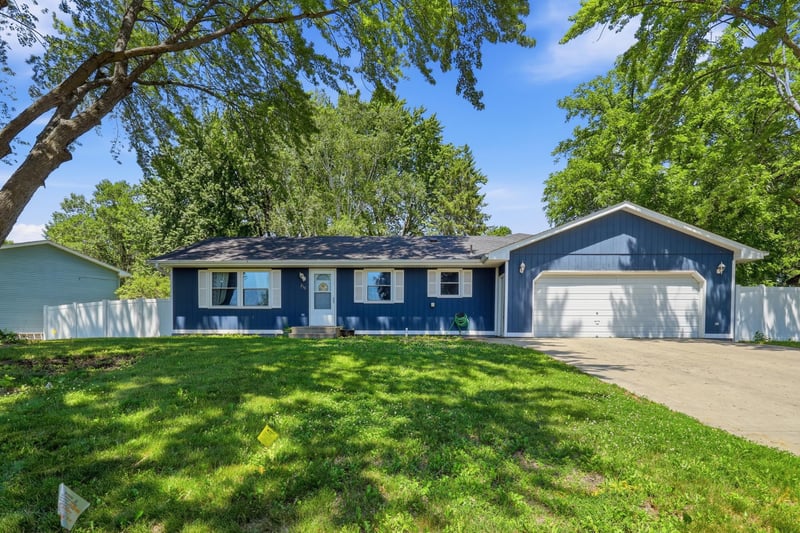 210 Washington St, Young America, MN 55397
