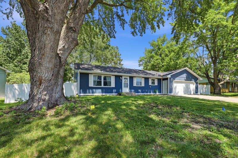 210 Washington St, Young America, MN 55397