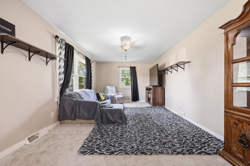 210 Washington St, Young America, MN 55397