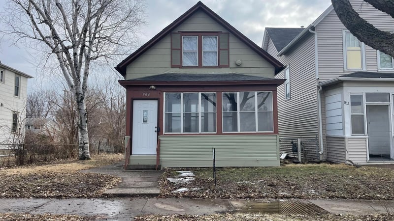 904 Jessamine Ave E, Saint Paul, MN 55106