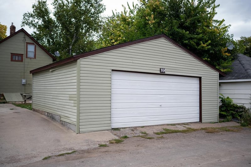 904 Jessamine Ave E, Saint Paul, MN 55106