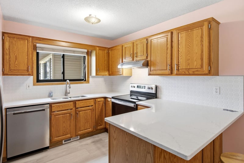 5305 Orleans Ln N #6, Plymouth, MN 55442