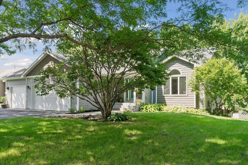 2105 Grimm Rd, Chaska, MN 55318