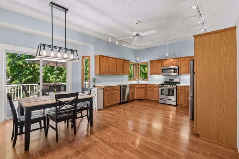 2105 Grimm Rd, Chaska, MN 55318