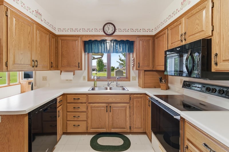 18 Mill Ave, Minnesota Lake, MN 56068
