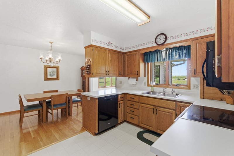 18 Mill Ave, Minnesota Lake, MN 56068