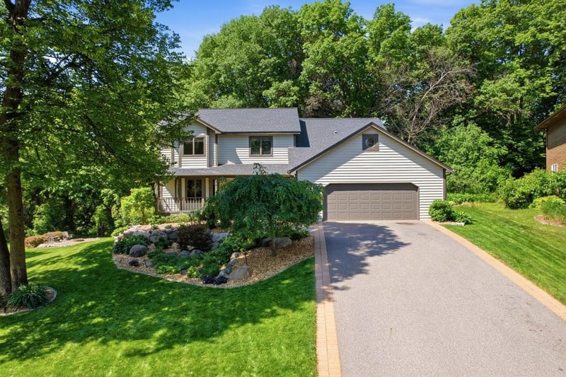 13766 Princeton Ct, Savage, MN 55378