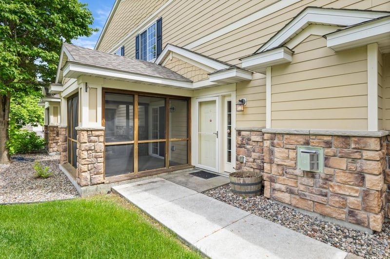 9090 Meadow Way, Victoria, MN 55386