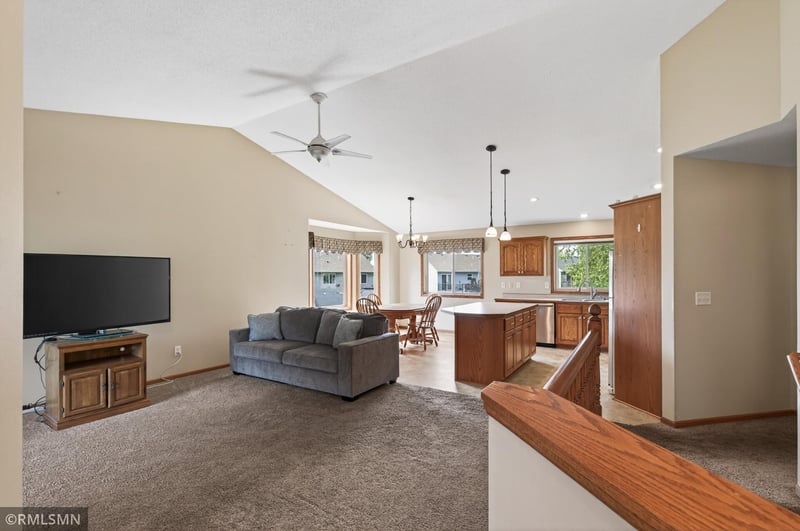346 E Century St, Belle Plaine, MN 56011