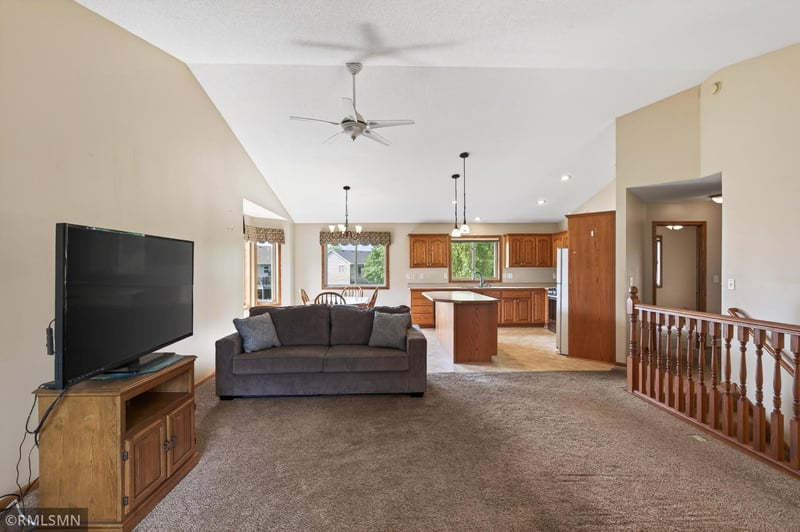 346 E Century St, Belle Plaine, MN 56011