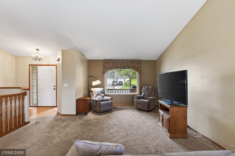346 E Century St, Belle Plaine, MN 56011