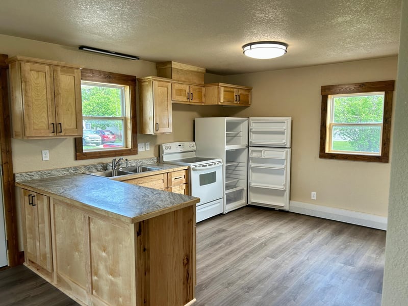609 4th St NW, Wadena, MN 56482
