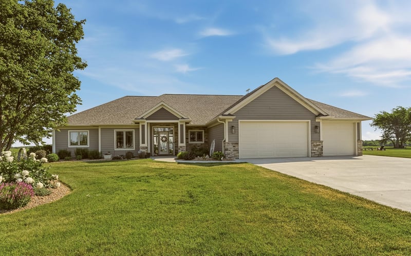 5234 80th Ave SW, Byron, MN 55920