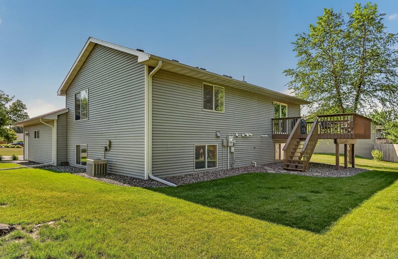 405 11th Ave NW, Dodge Center, MN 55927