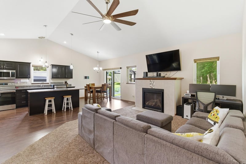 300 Tanager Rd, Mankato, MN 56001