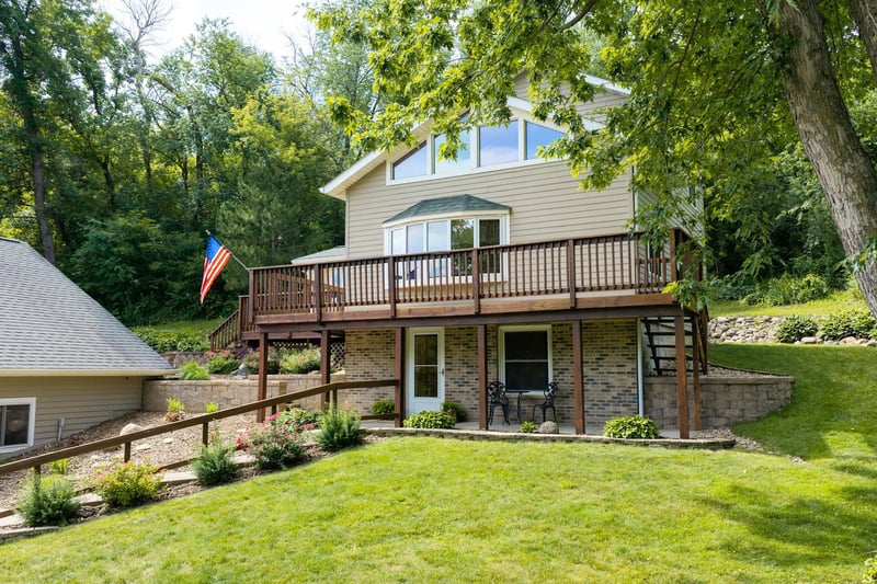 15771 Sherwood Trl, Zumbrota, MN 55992