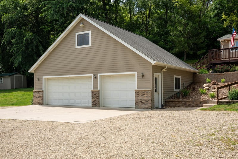 15771 Sherwood Trl, Zumbrota, MN 55992