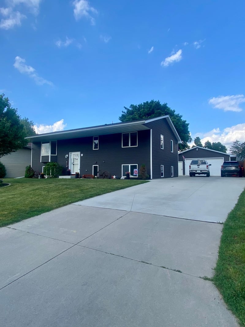 610 3rd Ave SE, Stewartville, MN 55976
