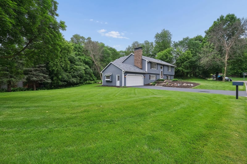 5421 Tracy Lynn Ter, Minnetonka, MN 55345