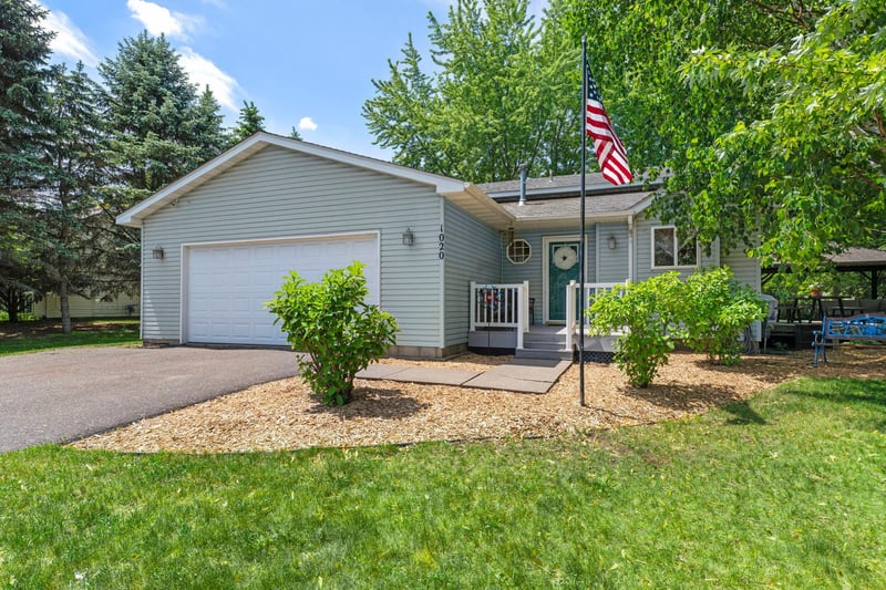 1020 Southview Ave, Braham, MN 55006