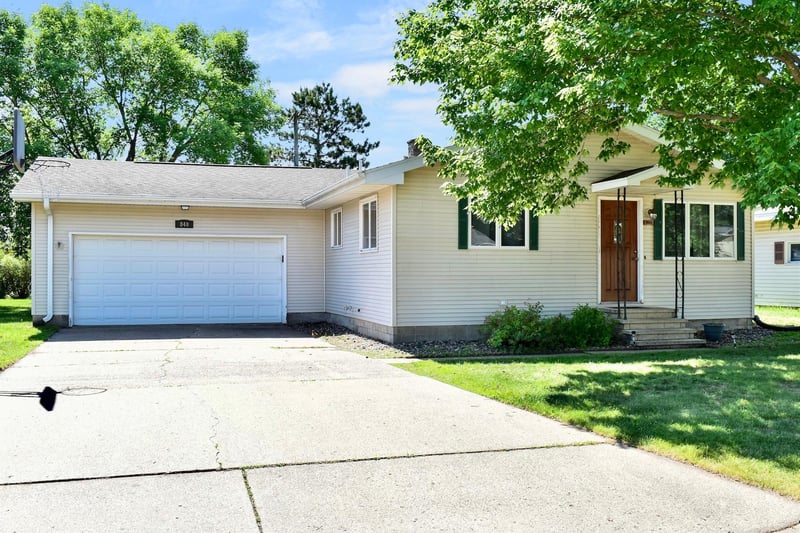 840 52nd Ave, Winona, MN 55987