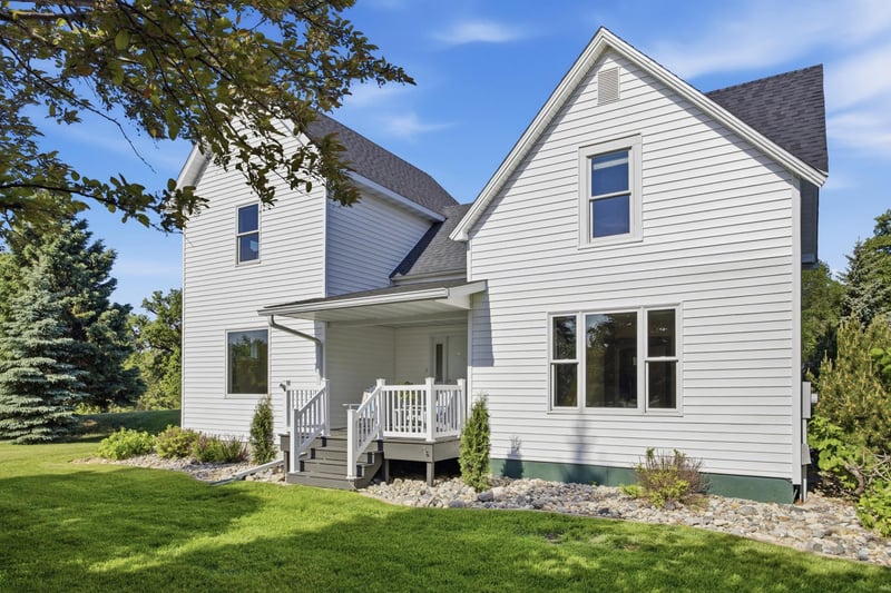 1323 S River Dr, Moorhead, MN 56560