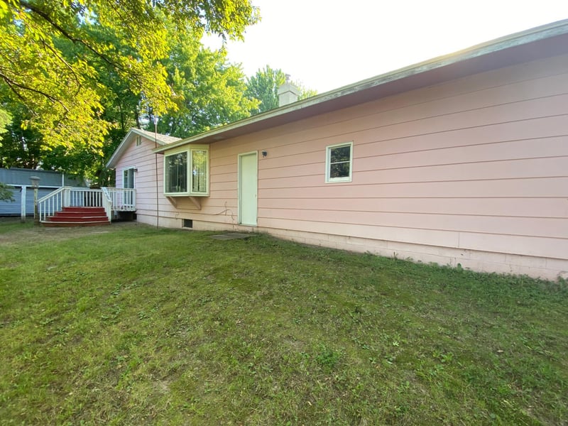 1007 10th Ave N, Princeton, MN 55371