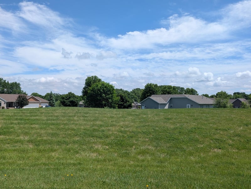 101 32nd Ave NE, Willmar, MN 56201