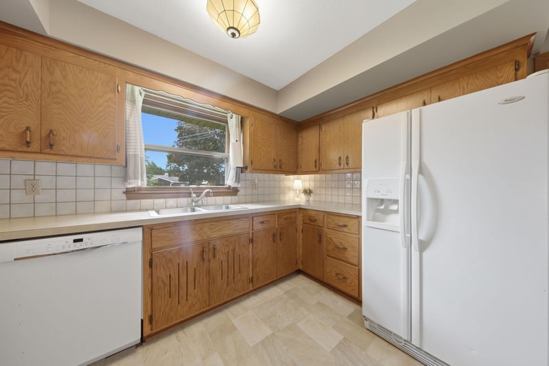9532 Penn Cir, Bloomington, MN 55431