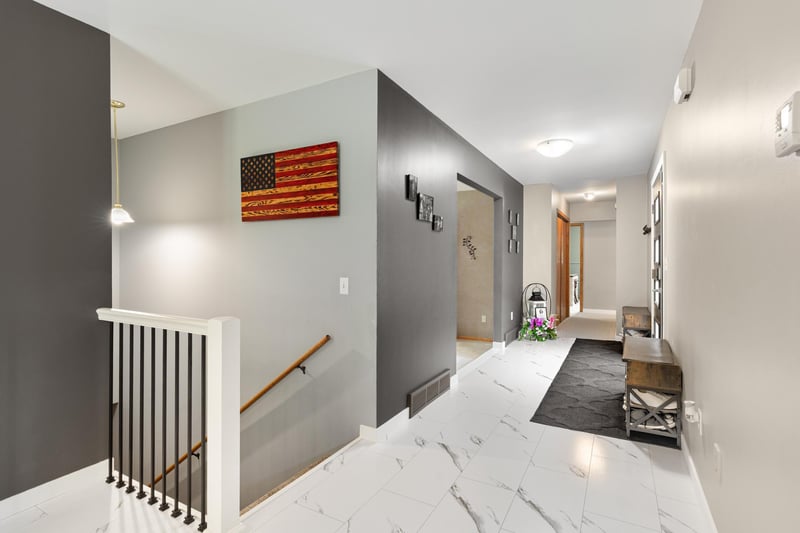 211 Sunrise Dr, Medford, MN 55049