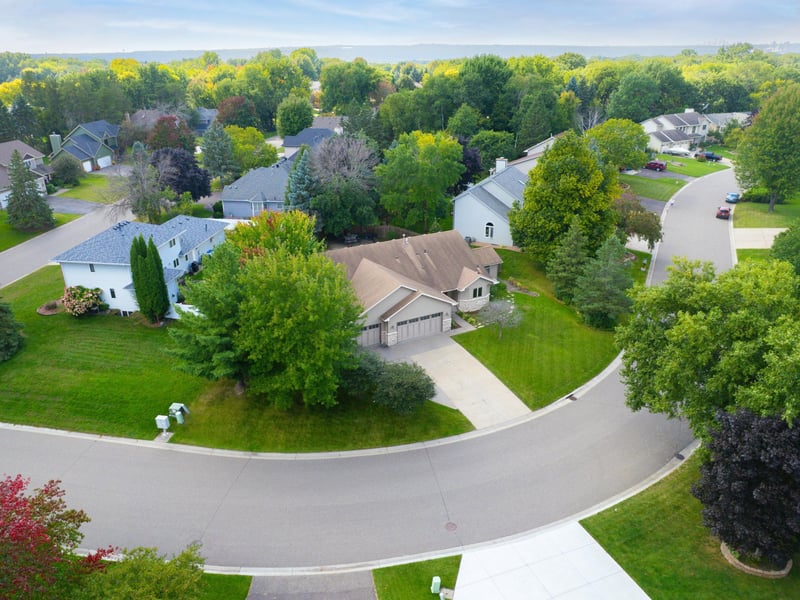 915 Ferndale St S, Maplewood, MN 55119