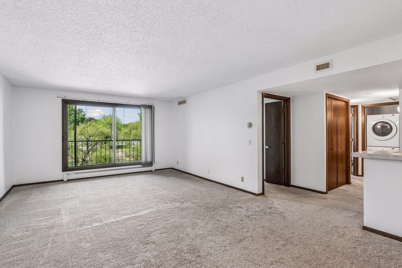 4710 58th Ave N #201, Crystal, MN 55429