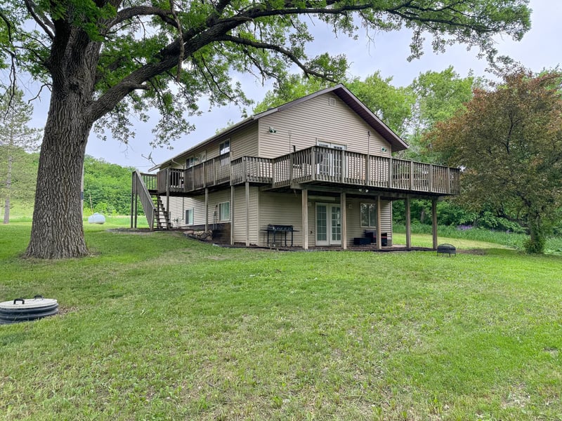 21093 370th St, Erhard, MN 56534