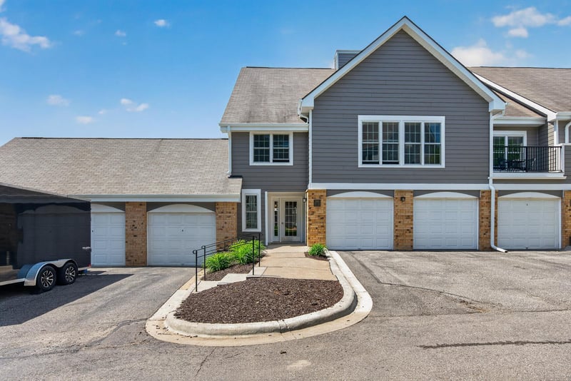 5988 Chasewood Pw #1, Minnetonka, MN 55343