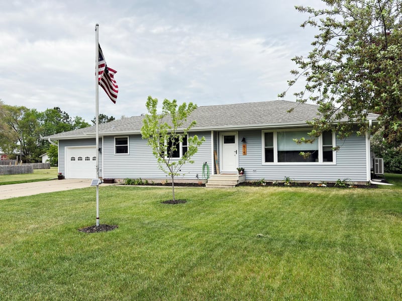 615 3rd St W, Park Rapids, MN 56470