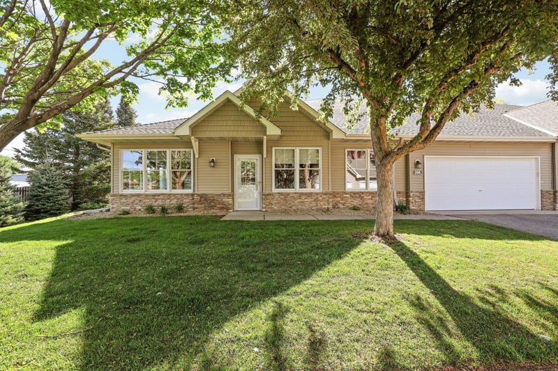308 Hayes Dr #34, Hastings, MN 55033
