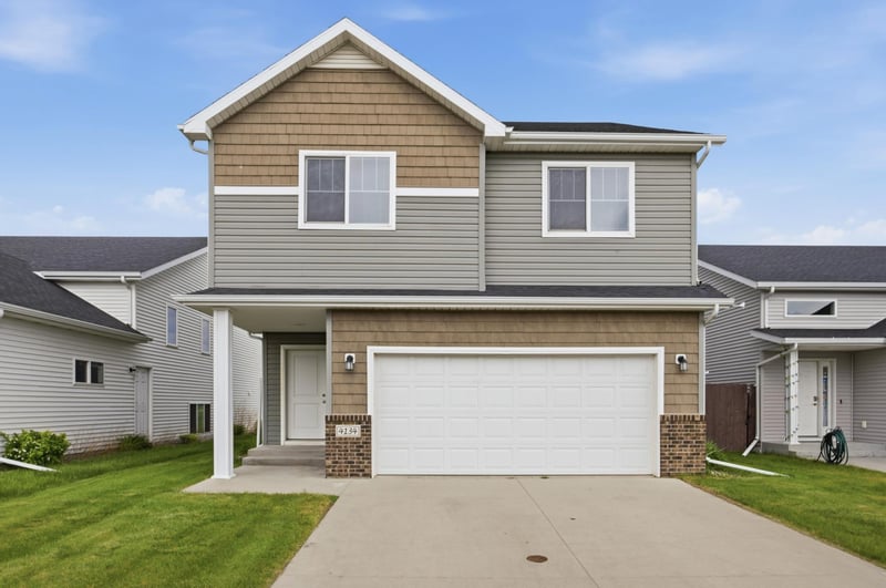 4134 14th Ave S, Moorhead, MN 56560