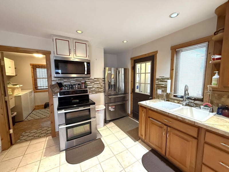 37 E Boundary St E, Ely, MN 55731