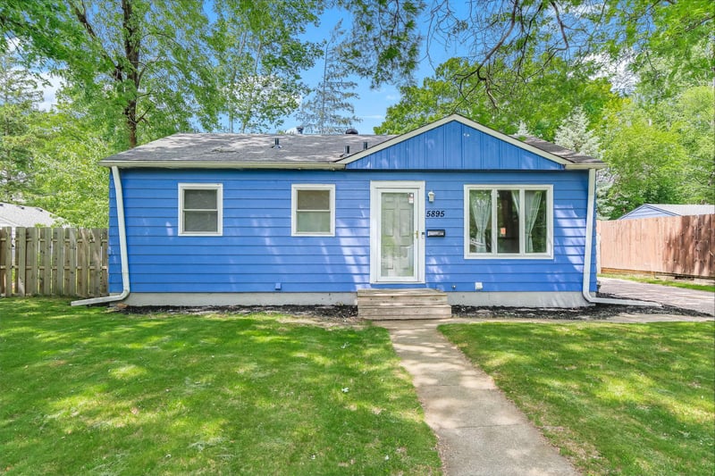 5895 Quebec Ave N, Crystal, MN 55428