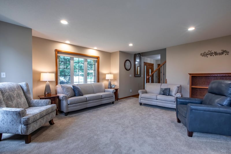 704 Country Estate Ct SE, Stewartville, MN 55976