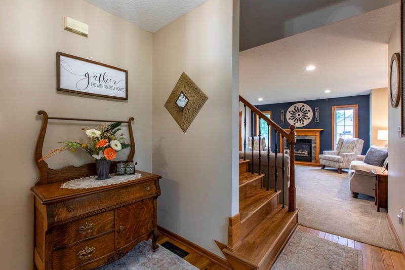 704 Country Estate Ct SE, Stewartville, MN 55976