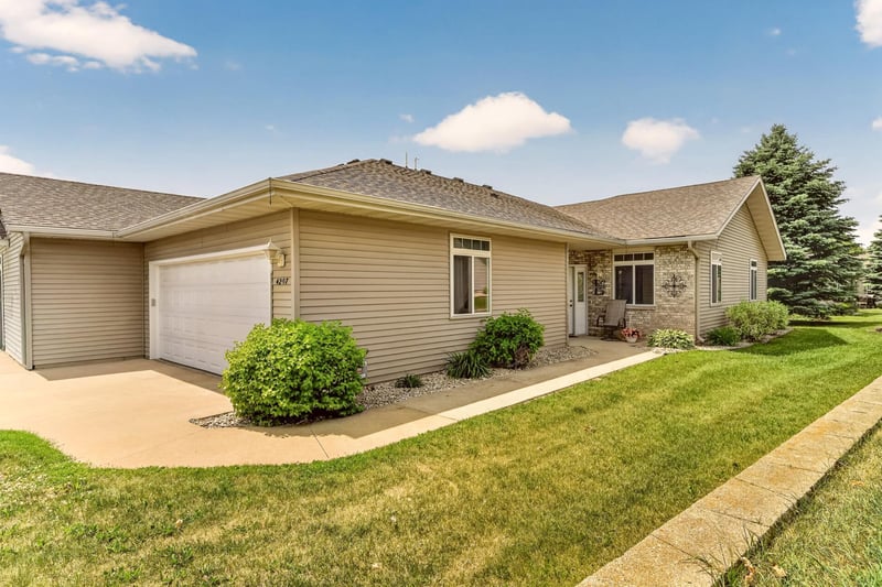 4207 Redhawk Dr SE, Rochester, MN 55904