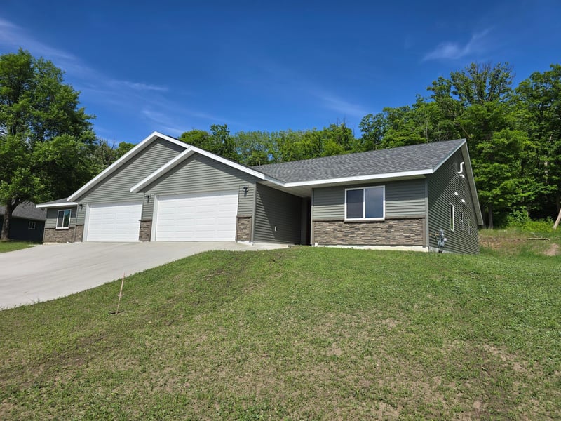 1477 Michigan Ave, Detroit Lakes, MN 56501