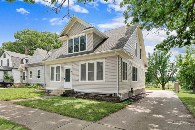 137 South St, Owatonna, MN 55060
