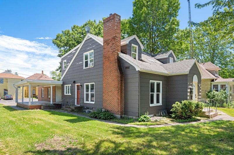 704 8th Ave S, Saint Cloud, MN 56301