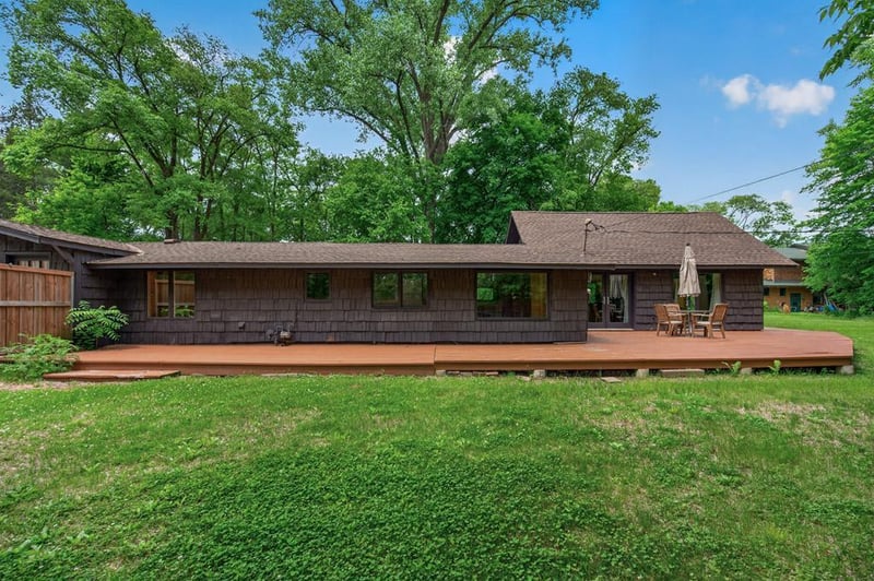 11138 W River Rd, Champlin, MN 55316