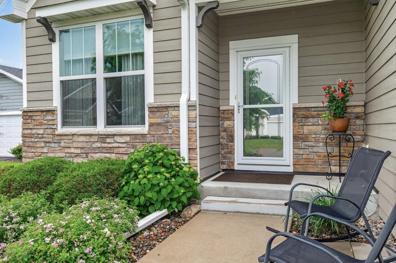 8270 Oakview Ct N, Maple Grove, MN 55369