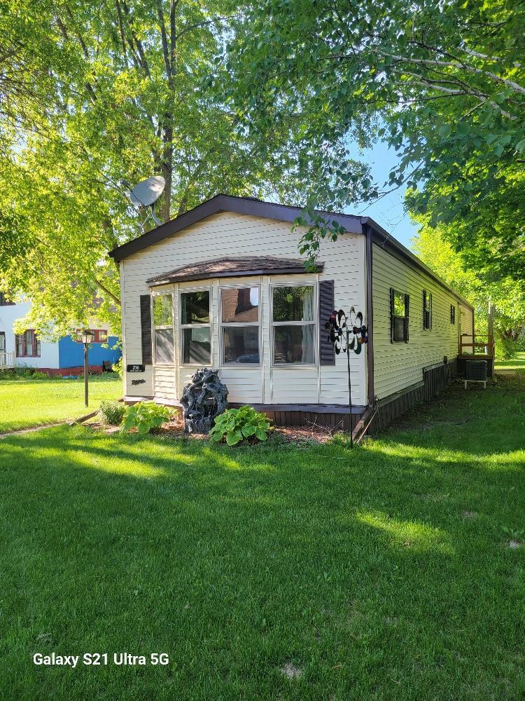 216 Cherry St NW, Bertha, MN 56437
