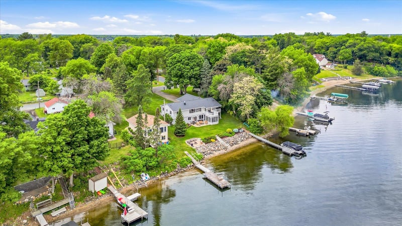 28885 Park Pl, Chisago City, MN 55013
