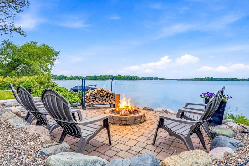 28885 Park Pl, Chisago City, MN 55013